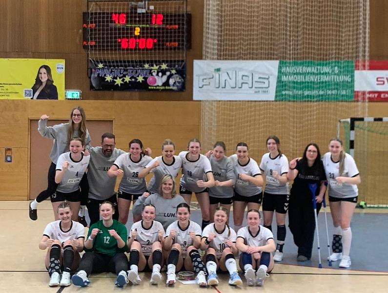 Spielerinnen der HSG Linden nach einem Spiel
